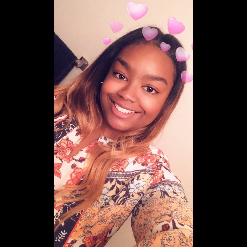 Meet your Posher, Jonnia